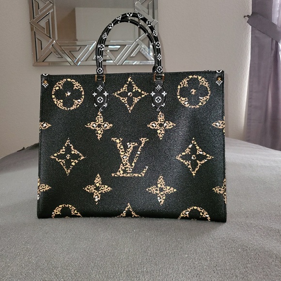 LV ON THE GO TOTE - Picture 1 of 4